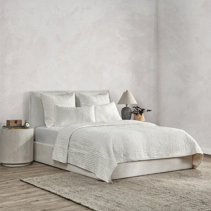 Bari - Velvet Quilt