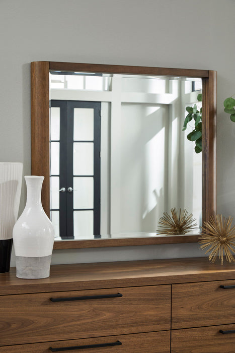 Totes Drs/Mirror - Eng Walnuts