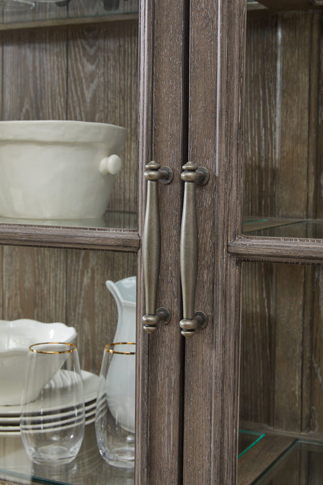 Madison Ridge - China Cabinet